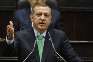 Başbakan'dan &ouml;ğretmen adaylarına m&uuml;jde