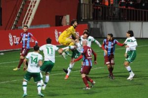 Bursaspor zorlu periyottan &ccedil;ıkamadı