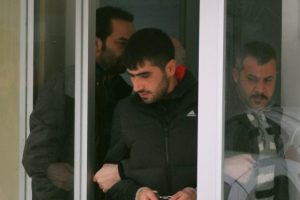 Kapı d&uuml;rb&uuml;n&uuml;ne bulaşan t&uuml;k&uuml;r&uuml;kteki DNA hırsızı ele verdi