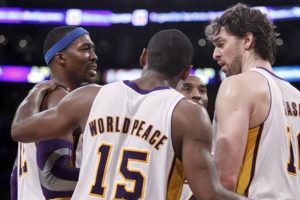 Los Angeles Lakers'tan &uuml;st &uuml;ste &uuml;&ccedil;&uuml;nc&uuml; galibiyet