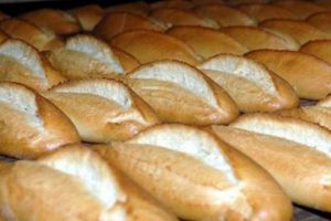 Ekmeğin fiyatı 15 kuruşa d&uuml;şt&uuml;