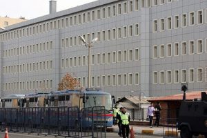 Mahkemede ilk K&uuml;rt&ccedil;e terc&uuml;man