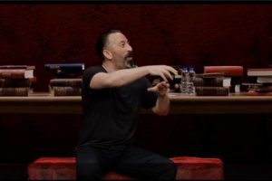 Cem Yılmaz, korsanları yendi!