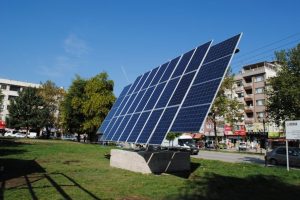 G&uuml;rsu'da parklar g&uuml;neş enerjisiyle aydınlatılıyor