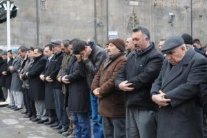 Almanya &ouml;ld&uuml;r&uuml;ld&uuml; Sinop'ta toprağa verildi