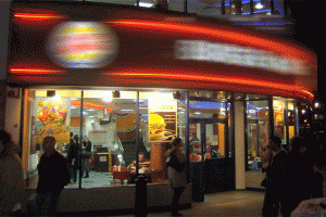 Dev fast food zincirinde at eti skandalı