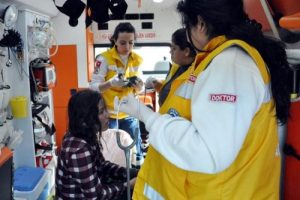 &Uuml;niversite &ouml;ğrencisi paraş&uuml;tle denize &ccedil;akıldı