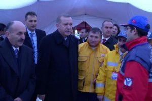 Başbakan Erdoğan sahra hastanesini inceledi
