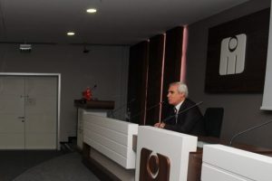 Bozbey'den gen&ccedil; meslektaşlarına &ouml;ğ&uuml;tler