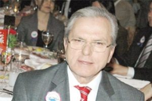 Necdet Menzir vefat etti