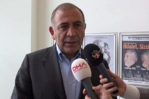 Tekin B&uuml;lent Arın&ccedil;'ın a&ccedil;ıklamalarına cevap verdi