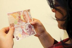 Bankadan icra yoluyla parasını geri aldı