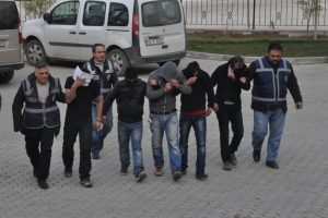 Kablo hırsızlarına su&ccedil; &uuml;st&uuml;