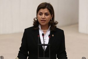 G&uuml;ler'in konvoyunda kaza