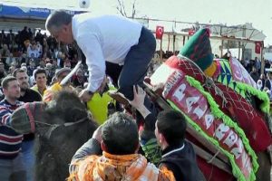 Deveden d&uuml;şt&uuml;, 'Başbakan'ın izindeyim' dedi