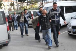 Otomobil hırsızları kıskıvrak