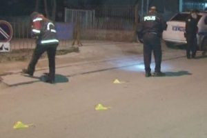 Gece kul&uuml;b&uuml;ne kurşun yağmuru