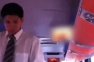 Otob&uuml;s muavininden yolcuları şaşırtan film