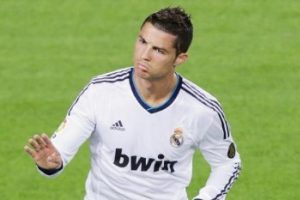 Ronaldo'ya Portekiz'de Messi tezah&uuml;ratı!