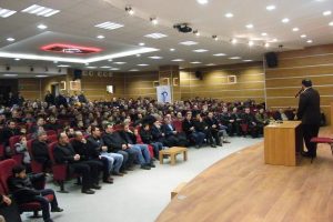 "Namazla diriliş" konferansına b&uuml;y&uuml;k ilgi