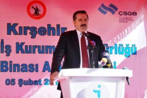 "T&uuml;rkiye her yıl 1 milyon insanına iş veriyor"