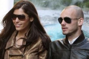 Sneijder ve eşi T&uuml;rk&ccedil;e dersi alıyor
