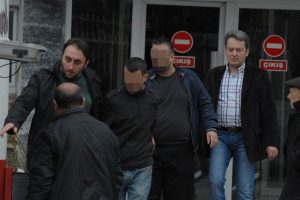 Masaj salonuna fuhuş baskını
