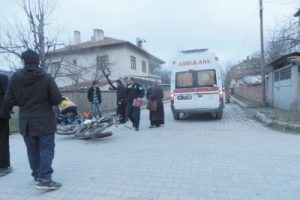 Otomobille motosiklet &ccedil;arpıştı: 4 yaralı