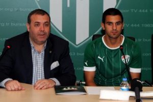 Aziz Behich KKTC vatandaşı oldu