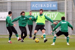 Bursaspor'da Karab&uuml;k ma&ccedil;ı hazırlıkları s&uuml;r&uuml;yor