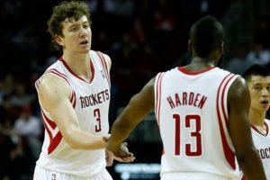 Houston Rockets, Golden State'i zorlanmadan ge&ccedil;ti