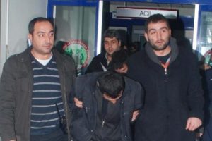 Acemi hırsızlar 10 dakikada yakalandı