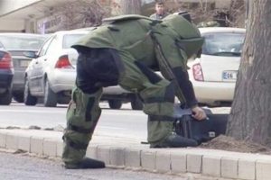 İsrail B&uuml;y&uuml;kel&ccedil;iliği yakınında bomba paniği