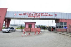 Gazeteciler Silivri'ye &ccedil;ıkarma yaptı