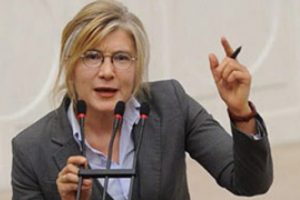 ''AKP Yedi Kocalı H&uuml;rm&uuml;z'den farksız kaynıyor''