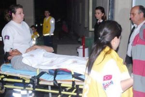 İnşaat iş&ccedil;ileri birbirine girdi: 5 yaralı