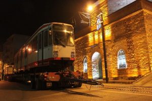 Nostaljiik tramvayın yeni vagonları raylarda