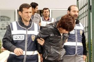 G&uuml;nd&uuml;z hırsızları yakalandı