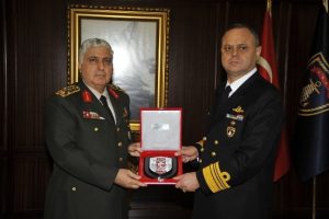 Orgeneral &Ouml;zel,  Koramiral Bostanoğlu'nu ziyaret etti