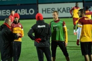 G.Saray'da Elmander ayrı &ccedil;alıştı