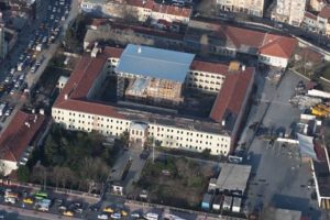 Tarihi kışlada restorasyon havadan g&ouml;r&uuml;nt&uuml;lendi