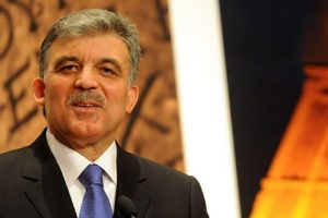 G&uuml;l M&uuml;sl&uuml;m G&uuml;rses'in sağlık durumunu sordu