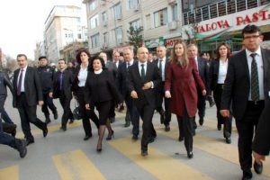 "Bizim d&uuml;nyadan 31 milyar lira alacağımız var"