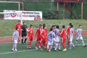 Amat&ouml;r lig ma&ccedil;ında gergin anlar
