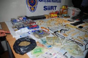 Bunları &ccedil;alan hırsız 2 saatte yakalandı