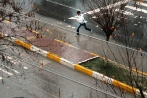 Sağanak yağış hayatı fel&ccedil; etti