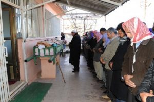 Patlamada &ouml;len 4 T&uuml;rk toprağa verildi