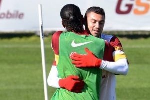 Drogba ve Burak &ccedil;abuk kaynaştı