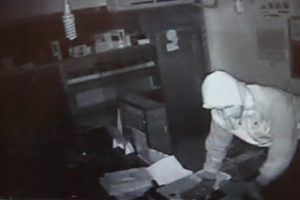 Hırsızlar kameraya b&ouml;yle yakalandı