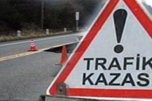 Dur ihtarına uymayan ehliyetsiz s&uuml;r&uuml;c&uuml; kaza yaptı